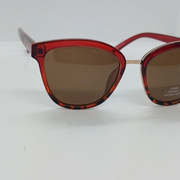 NWT PRIVE REVAUX SUNGLASSES THE JACLYN, BURGUNDY main image 6
